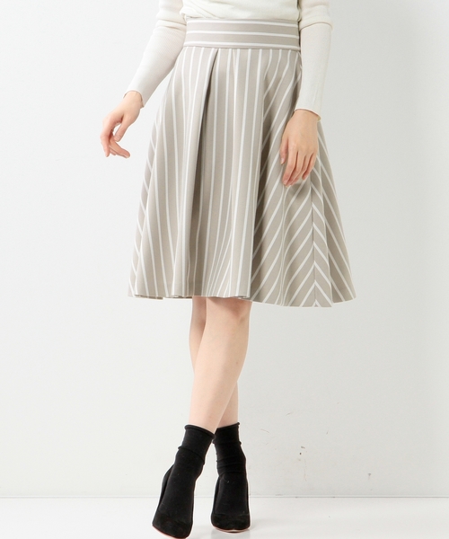 UNITED ARROWS(ユナイテッドアローズ)の「UAW P/W/R STRP FLA ストライプ フレアスカート ◆(スカート・レディース・ネイビー/ベージュ・38/36/40)」の2枚目の写真
