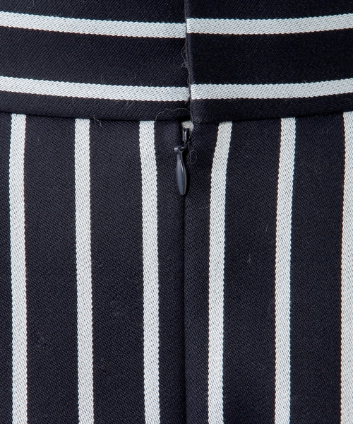 UNITED ARROWS(ユナイテッドアローズ)の「UAW P/W/R STRP FLA ストライプ フレアスカート ◆(スカート・レディース・ネイビー/ベージュ・38/36/40)」の13枚目の写真