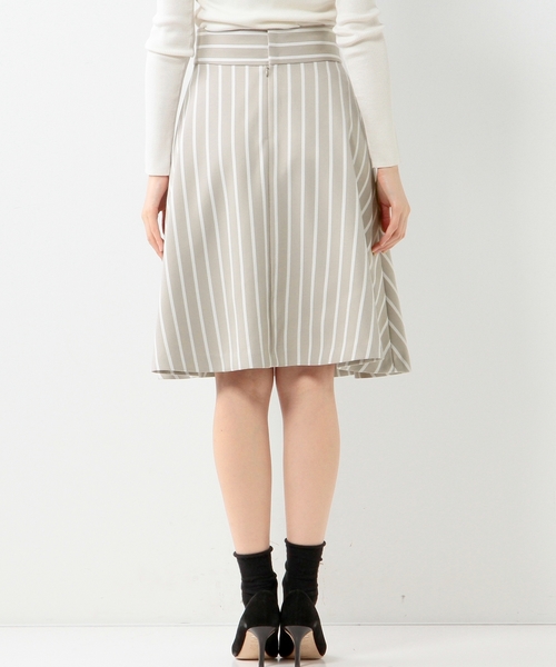 UNITED ARROWS(ユナイテッドアローズ)の「UAW P/W/R STRP FLA ストライプ フレアスカート ◆(スカート・レディース・ネイビー/ベージュ・38/36/40)」の10枚目の写真