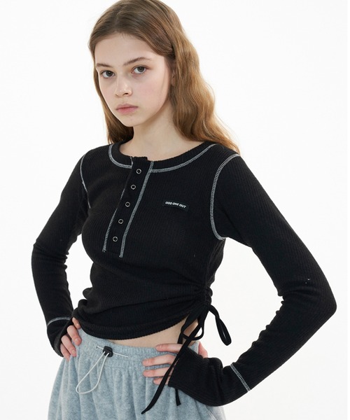 oddoneout(オッドワンアウト)の「A'GEM/9 × .kom『ODD ONE OUT/オッドワンアウト』Colored sewing string top/ カラー ソーイング ストリング ロングスリーブカットソー(その他トップス・レディース・ブラック/ライトグリーン/ピンク・FREE)」の2枚目の写真