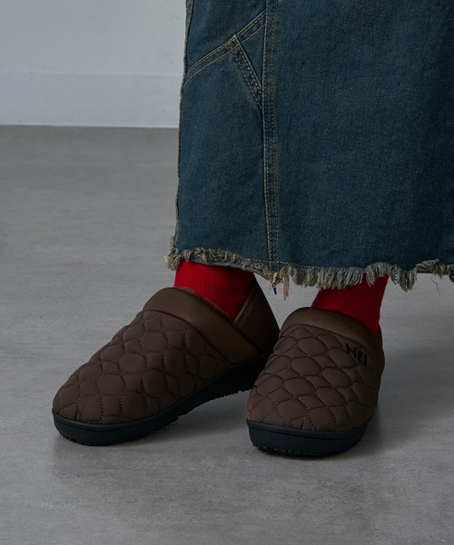 MEI（メイ）の「【MEI】ワンマイルルームサンダル/スリッポン/キルティングモックシューズ/防寒サンダル（スリッポン・レディース・ブラック/ベージュ/オリーブ/マスタード/レッド/ライトブラウン/ライトグレー/チャコールグレー・26cm/24㎝/25cm/27cm/28cm/25/26/27/24/28）」の13枚目の写真