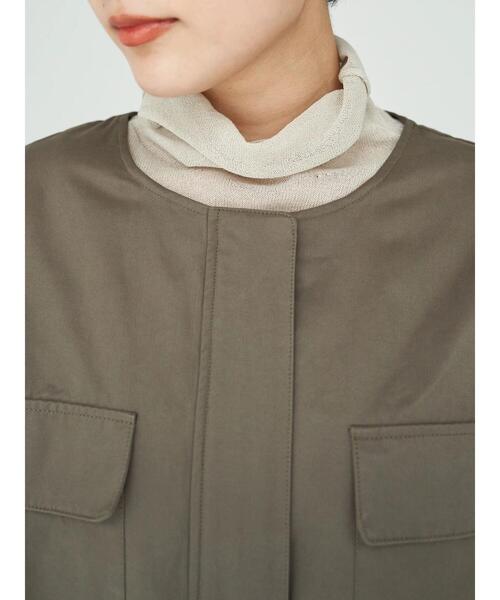 YECCA VECCA（イェッカヴェッカ）の「ノーカラーミリタリーブルゾン＊（ミリタリージャケット・レディース・ネイビー/カーキ/キャメル・FREE）」の12枚目の写真