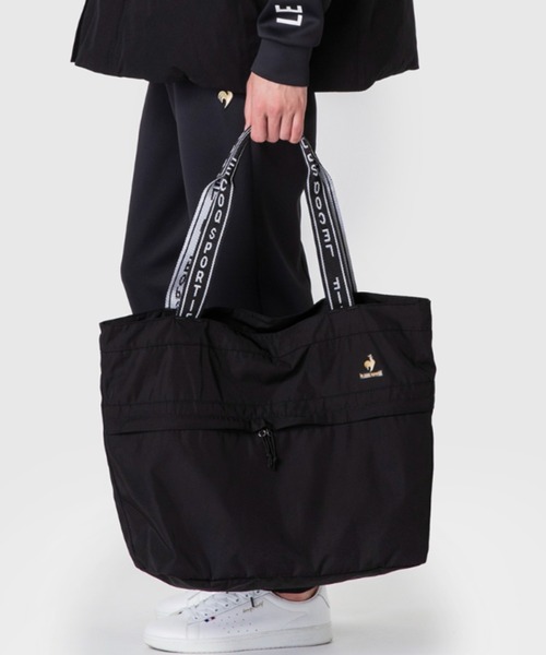 le coq sportif(ルコックスポルティフ)の「スポーツ メンズ レディース ユニセックス トートバッグ 小物 バッグ アクセサリー カジュアル トレーニングウエア スポーツウエア(トートバッグ・メンズ・ブラック/ベージュ・F)」の2枚目の写真