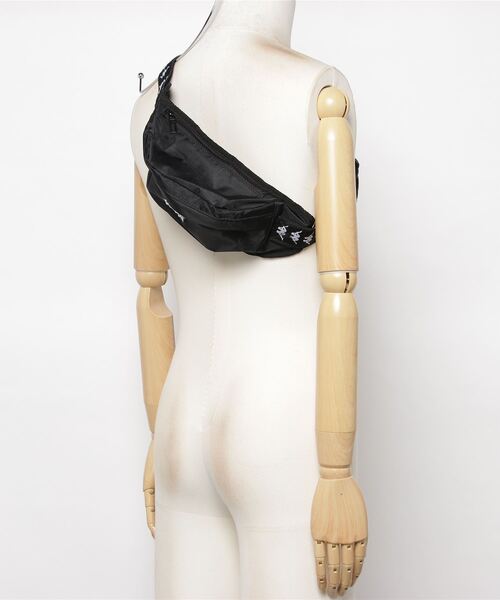 Kappa（カッパ）の「【UNI】Kappa(カッパ)222 BANDA ANAIS BAG（ボディバッグ/ウエストポーチ・メンズ・ブラック×ホワイト・M）」の8枚目の写真