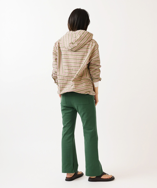 IENA（イエナ）の「プレミアム天竺セミフレアパンツ（その他パンツ・レディース・ベージュ/グリーン/ネイビー/ピンク・36/38/40）」の16枚目の写真