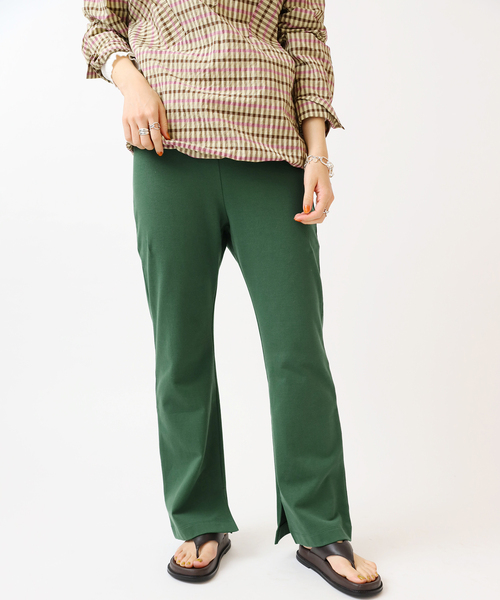 IENA（イエナ）の「プレミアム天竺セミフレアパンツ（その他パンツ・レディース・ベージュ/グリーン/ネイビー/ピンク・36/38/40）」の18枚目の写真