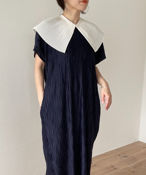 wee9s（ウィークス）の「mulch scene pleats collar / マルチシーンプリーツカラー付け襟（付け襟・レディース・ベージュ/アイボリー/ブラック・FREE）」の2枚目の写真