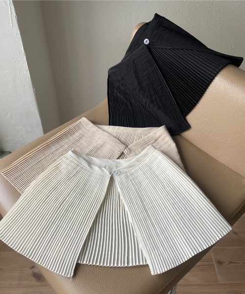 wee9s（ウィークス）の「mulch scene pleats collar / マルチシーンプリーツカラー付け襟（付け襟・レディース・ベージュ/アイボリー/ブラック・FREE）」の4枚目の写真