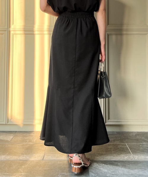 JUNOAH(ジュノア)の「リネン混スリットマーメイドスカート(スカート・レディース・ブラック/グリーン/アイボリー/モカ・MEDIUM/LARGE/X-LARGE)」の17枚目の写真