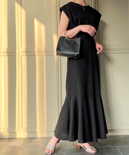 JUNOAH(ジュノア)の「リネン混スリットマーメイドスカート(スカート・レディース・ブラック/グリーン/アイボリー/モカ・MEDIUM/LARGE/X-LARGE)」の14枚目の写真