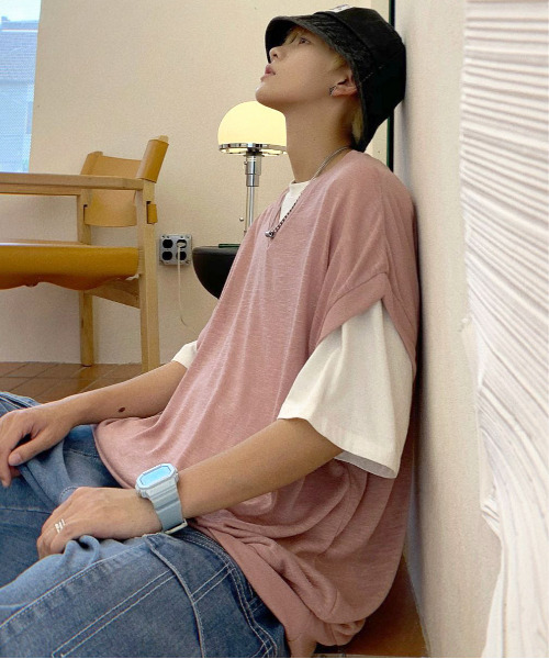 neos（ネオス）の「【neos -addictive design-】ビッグシルエット サマーニット シアー  Vネック ベスト（ベスト・メンズ・チャコールグレー/ブラック/グレー/カーキ/ブルー/スモークピンク・MEDIUM/LARGE）」の6枚目の写真