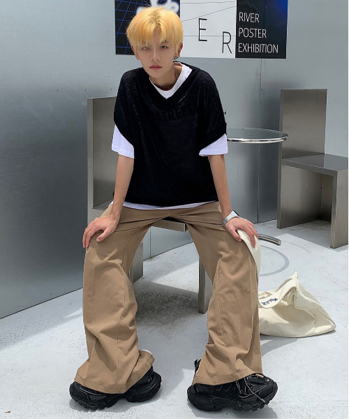 neos（ネオス）の「【neos -addictive design-】ビッグシルエット サマーニット シアー  Vネック ベスト（ベスト・メンズ・チャコールグレー/ブラック/グレー/カーキ/ブルー/スモークピンク・MEDIUM/LARGE）」の11枚目の写真