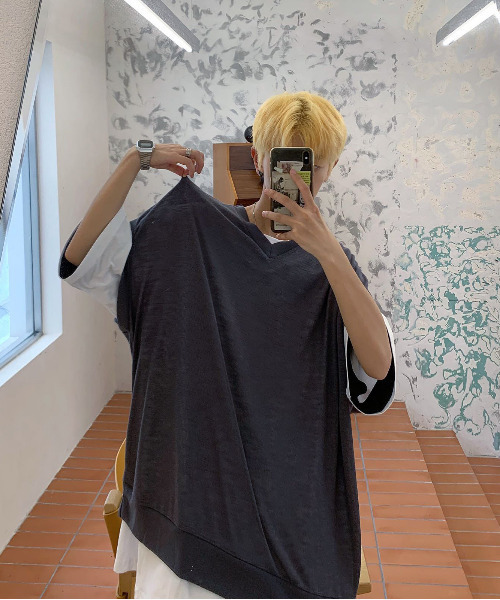 neos（ネオス）の「【neos -addictive design-】ビッグシルエット サマーニット シアー  Vネック ベスト（ベスト・メンズ・チャコールグレー/ブラック/グレー/カーキ/ブルー/スモークピンク・MEDIUM/LARGE）」の20枚目の写真