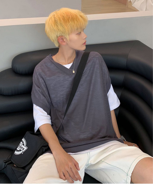 neos（ネオス）の「【neos -addictive design-】ビッグシルエット サマーニット シアー  Vネック ベスト（ベスト・メンズ・チャコールグレー/ブラック/グレー/カーキ/ブルー/スモークピンク・MEDIUM/LARGE）」の21枚目の写真