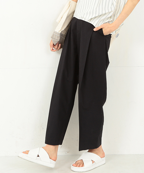 Ray BEAMS（レイビームス）の「Ray BEAMS / 1タック ワイドクロップド（その他パンツ・レディース・ブラック/ネイビー・0/1）」の22枚目の写真