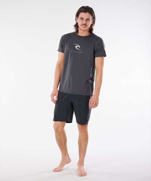 rip curl(リップカール)の「【RIPCURL(リップカール)】メンズラッシュガード/水陸両用UPF50+半袖サーフT(水着)(ラッシュガード・メンズ・チャコールグレー/ライトグレー・SMALL/MEDIUM/LARGE)」の6枚目の写真