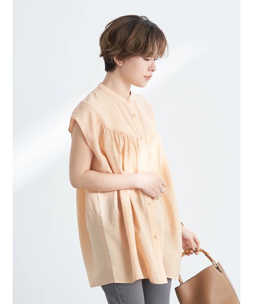earth music&ecology（アースミュージックアンドエコロジー）の「丸ヨークギャザーブラウス（シャツ/ブラウス・レディース・ベージュ/オフホワイト/グレイッシュベージュ・FREE）」の5枚目の写真
