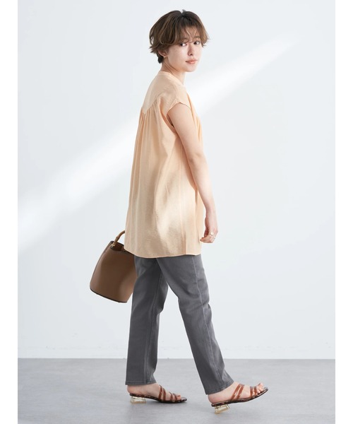 earth music&ecology（アースミュージックアンドエコロジー）の「丸ヨークギャザーブラウス（シャツ/ブラウス・レディース・ベージュ/オフホワイト/グレイッシュベージュ・FREE）」の10枚目の写真