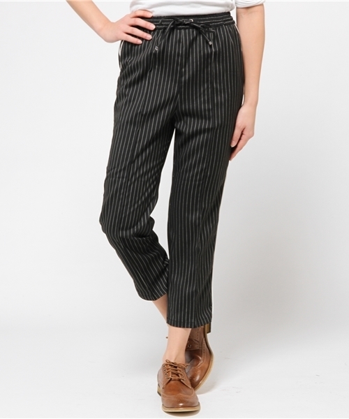 CIAOPANIC（チャオパニック）の「【Ciaopanic】ストライプパイピングセンタータックPT（その他パンツ・レディース・ネイビー/ブラック・FREE）」の2枚目の写真