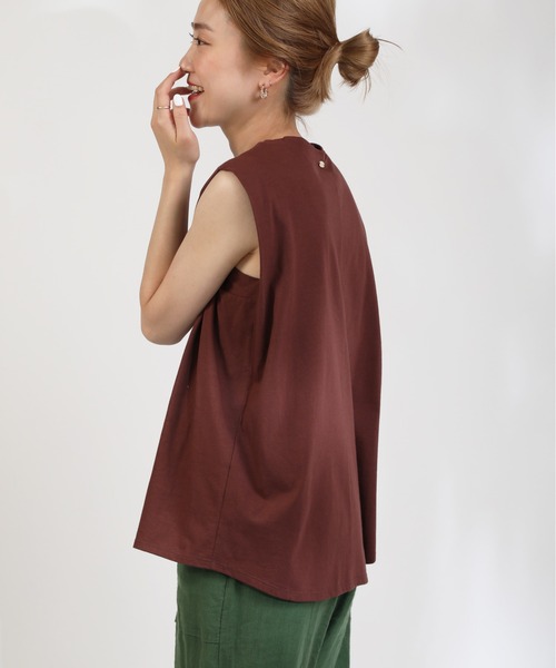 PICCIN（ピッチン）の「【日本製】タックショルダーカットソー（Tシャツ/カットソー・レディース・グレイッシュベージュ/ブラウン/オフホワイト/ブラック・M）」の4枚目の写真