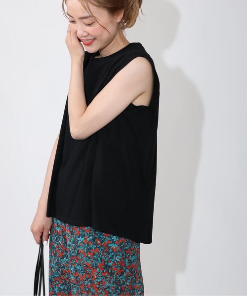 PICCIN（ピッチン）の「【日本製】タックショルダーカットソー（Tシャツ/カットソー・レディース・グレイッシュベージュ/ブラウン/オフホワイト/ブラック・M）」の3枚目の写真