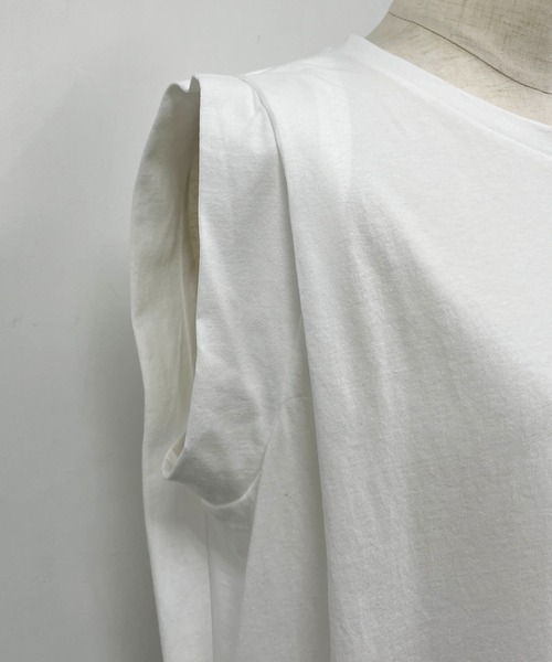 PICCIN（ピッチン）の「【日本製】タックショルダーカットソー（Tシャツ/カットソー・レディース・グレイッシュベージュ/ブラウン/オフホワイト/ブラック・M）」の9枚目の写真