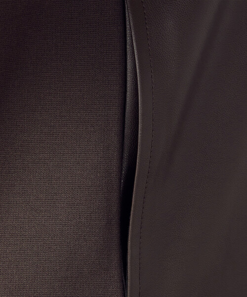 COMME CA ISM(コムサイズム)の「フェイクレザー トッパーブルゾン(ブルゾン・レディース・ブラック/ダークブラウン・MEDIUM/LARGE)」の17枚目の写真