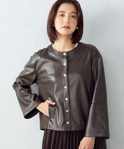COMME CA ISM(コムサイズム)の「フェイクレザー トッパーブルゾン(ブルゾン・レディース・ブラック/ダークブラウン・MEDIUM/LARGE)」の1枚目の写真