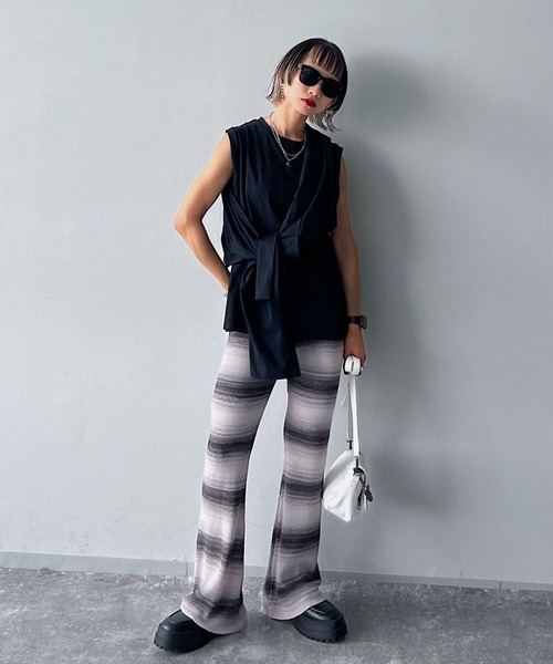 PAGEBOY(ページボーイ)の「CORE / レイヤードスリーブトップス(Tシャツ/カットソー・レディース・ブラック/オフホワイト・FREE)」の4枚目の写真