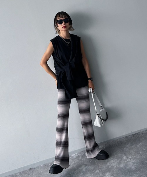 PAGEBOY(ページボーイ)の「CORE / レイヤードスリーブトップス(Tシャツ/カットソー・レディース・ブラック/オフホワイト・FREE)」の16枚目の写真