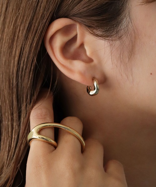 cheriella（シェリエラ）の「【cheriella】ミニフープピアス（ピアス（両耳用）・レディース・ゴールド/シルバー・FREE）」の4枚目の写真