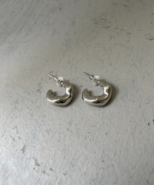 cheriella（シェリエラ）の「【cheriella】ミニフープピアス（ピアス（両耳用）・レディース・ゴールド/シルバー・FREE）」の5枚目の写真