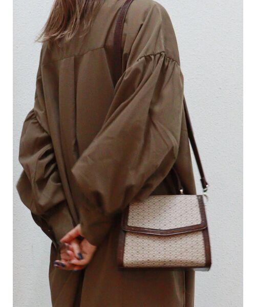 MURUA（ムルーア）の「ラウンドフラップバッグ（ハンドバッグ・レディース・その他1・FREE）」の8枚目の写真