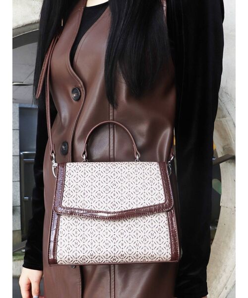 MURUA（ムルーア）の「ラウンドフラップバッグ（ハンドバッグ・レディース・その他1・FREE）」の9枚目の写真