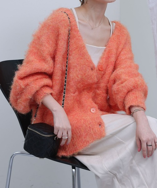 COLONY 2139(コロニートゥーワンスリーナイン)の「モヘア起毛Vネックカーディガン(カーディガン/ボレロ・レディース・ブラック/グレー/オレンジ/グリーン/ネイビー/ブルー/ベージュ・FREE)」の7枚目の写真