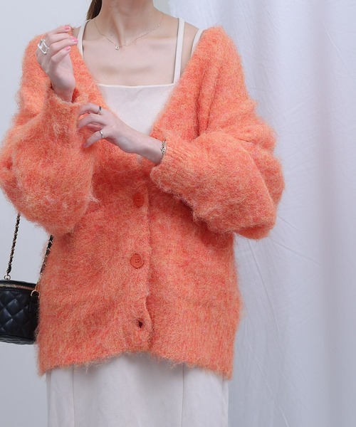 COLONY 2139(コロニートゥーワンスリーナイン)の「モヘア起毛Vネックカーディガン(カーディガン/ボレロ・レディース・ブラック/グレー/オレンジ/グリーン/ネイビー/ブルー/ベージュ・FREE)」の10枚目の写真