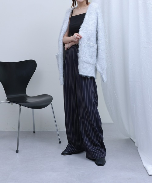 COLONY 2139(コロニートゥーワンスリーナイン)の「モヘア起毛Vネックカーディガン(カーディガン/ボレロ・レディース・ブラック/グレー/オレンジ/グリーン/ネイビー/ブルー/ベージュ・FREE)」の20枚目の写真