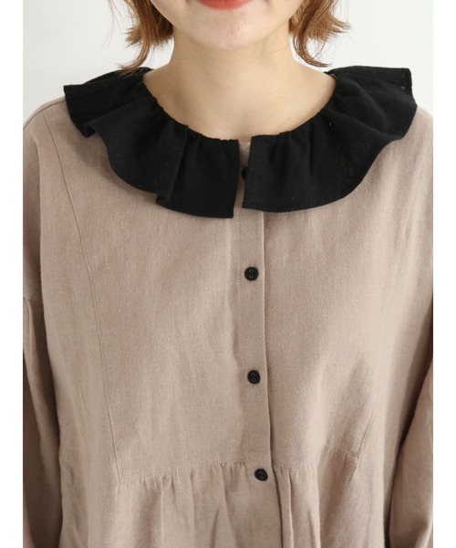 Samansa Mos2(サマンサ モスモス)の「配色襟フリルブラウス(シャツ/ブラウス・レディース・ベージュ/ブラック/モカ・フリ-)」の11枚目の写真