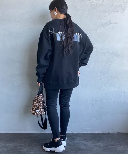 1piu1uguale3 RELAX（ウノピュウノウグァーレトレリラックス）の「[1PIU1UGUALE3 RELAX/ウノピゥウノウグァーレトレ リラックス] 別注 バックプリント クルーネックスウェット（スウェット・レディース・ホワイト/ブラック・S/M/L）」の17枚目の写真