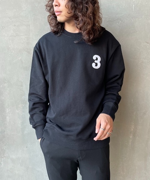 1piu1uguale3 RELAX（ウノピュウノウグァーレトレリラックス）の「[1PIU1UGUALE3 RELAX/ウノピゥウノウグァーレトレ リラックス] 別注 バックプリント クルーネックスウェット（スウェット・レディース・ホワイト/ブラック・S/M/L）」の4枚目の写真