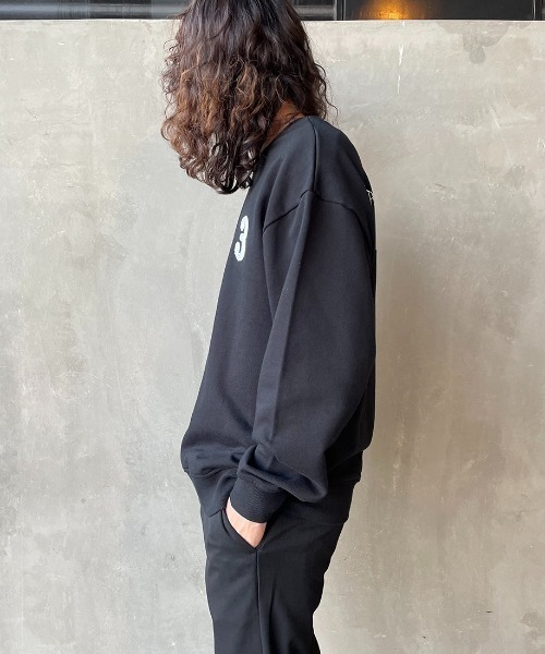 1piu1uguale3 RELAX（ウノピュウノウグァーレトレリラックス）の「[1PIU1UGUALE3 RELAX/ウノピゥウノウグァーレトレ リラックス] 別注 バックプリント クルーネックスウェット（スウェット・レディース・ホワイト/ブラック・S/M/L）」の8枚目の写真