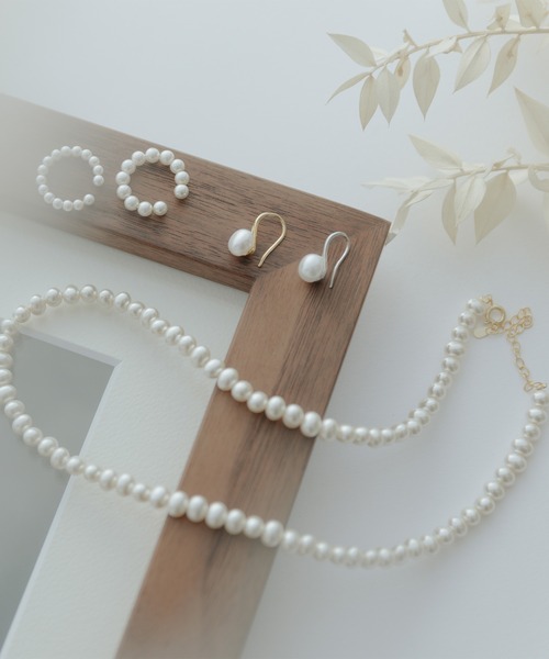 BROTHERHOOD（ブラザーフッド）の「【earyear】アーティフィシャル パール プレーン フック ピアス(両耳)（ピアス（両耳用）・レディース・シルバー/ゴールド・FREE）」の3枚目の写真