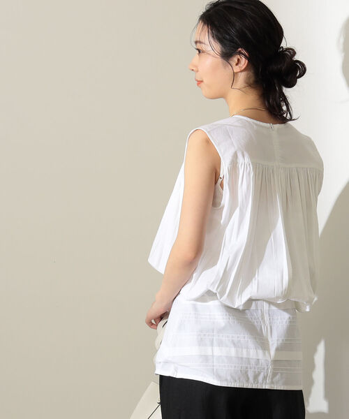 美品 デミルクス ビームス 2023年 2万 ギャザーブラウス ホワイト 388 Demi-Luxe BEAMS（デミルクス ビームス）ギャザー ショルダー