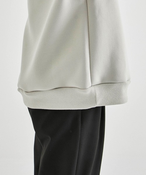 UNITED TOKYO（ユナイテッドトウキョウ）の「Aeroダンボールクルーネックスウェット｜ユニセックス（スウェット・メンズ・グレイッシュブルー/ブラック/パープル/オフホワイト・1/2）」の12枚目の写真