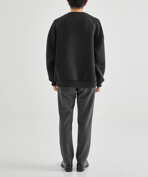 UNITED TOKYO（ユナイテッドトウキョウ）の「Aeroダンボールクルーネックスウェット｜ユニセックス（スウェット・メンズ・グレイッシュブルー/ブラック/パープル/オフホワイト・1/2）」の15枚目の写真