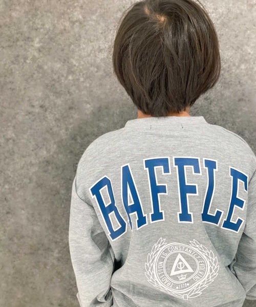 THE CASUAL（カジュアル）の「選べる16カラーちょいビッグトレーナー（スウェット・キッズ・チャコール/ダークグリーン系1/ブラック/グレー系2/ネイビー系/ダークグリーン/ブラック系/グレー系1/オフホワイト/ベージュ/杢グレー/グレー系/ダークグリーン系/ダークネイビー/グレー系3/ベージュ系・130cm/110cm/150cm/140cm/160cm/120cm）」の10枚目の写真