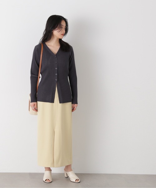 N.（N. Natural Beauty Basic）（エヌエヌナチュラルビューティーベーシック）の「◆タックナローロングスカート（スカート・レディース・イエロー/ブラック・MEDIUM）」の8枚目の写真