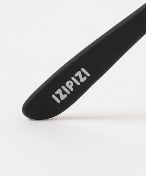 BRILLA per il gusto（ブリッラペルイルグースト）の「IZIPIZI / ウェリントンフレーム スクリーンリーディンググラス（メガネ・メンズ・ブラック/ダークブラウン・1.5/0.0/2.0/1.0）」の9枚目の写真