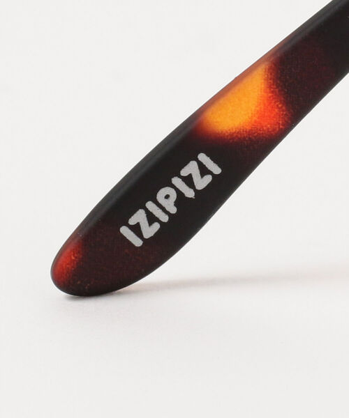 BRILLA per il gusto（ブリッラペルイルグースト）の「IZIPIZI / ウェリントンフレーム スクリーンリーディンググラス（メガネ・メンズ・ブラック/ダークブラウン・1.5/0.0/2.0/1.0）」の6枚目の写真