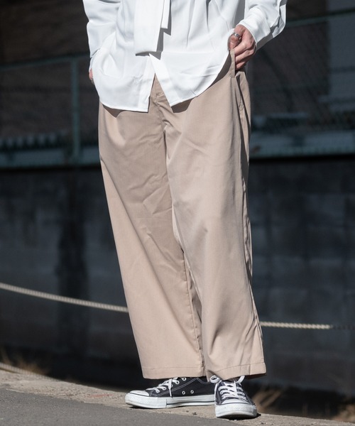 JOHN'S CLOSET(ジョンズクローゼット)の「【i】ワイドアンクルパンツ(その他パンツ・メンズ・ブラック/オフホワイト/モカ/グリーン/サックスブルー/ベージュ・LARGE/MEDIUM/X-LARGE)」の4枚目の写真